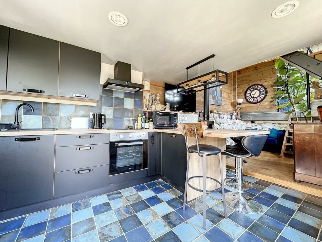 Dingy St Clair : Chalet atypique plein de charme en parfait état avec jardin paysagé