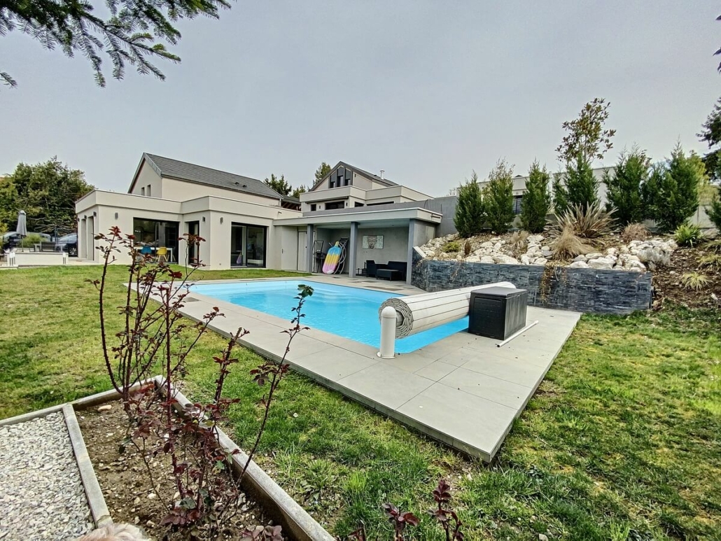 Aix les Bains – Villa moderne avec piscine et jolie vue dégagée !