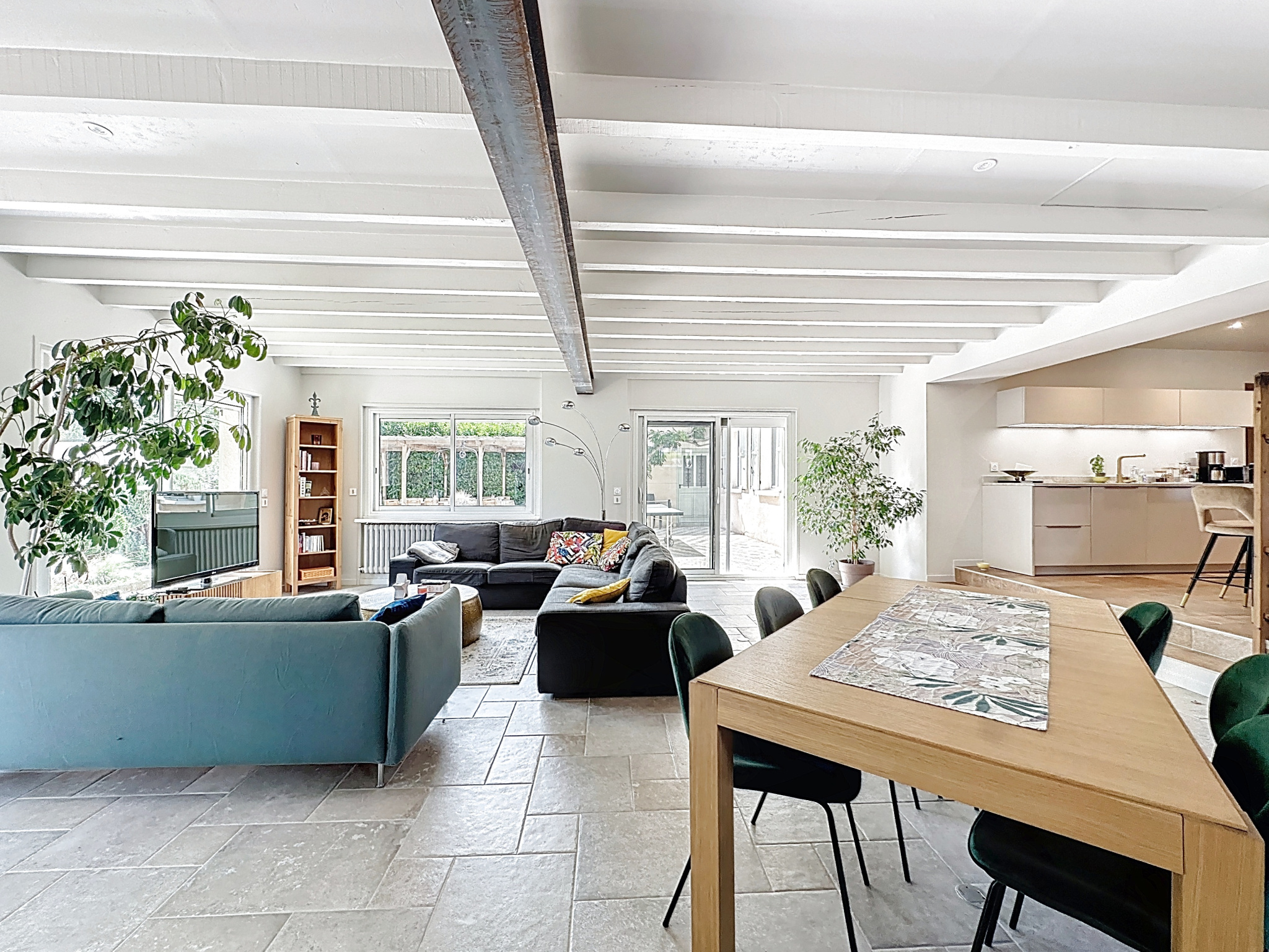 photo_dcb46f5f5a82e983234e1bf30a86488f_Inc_0