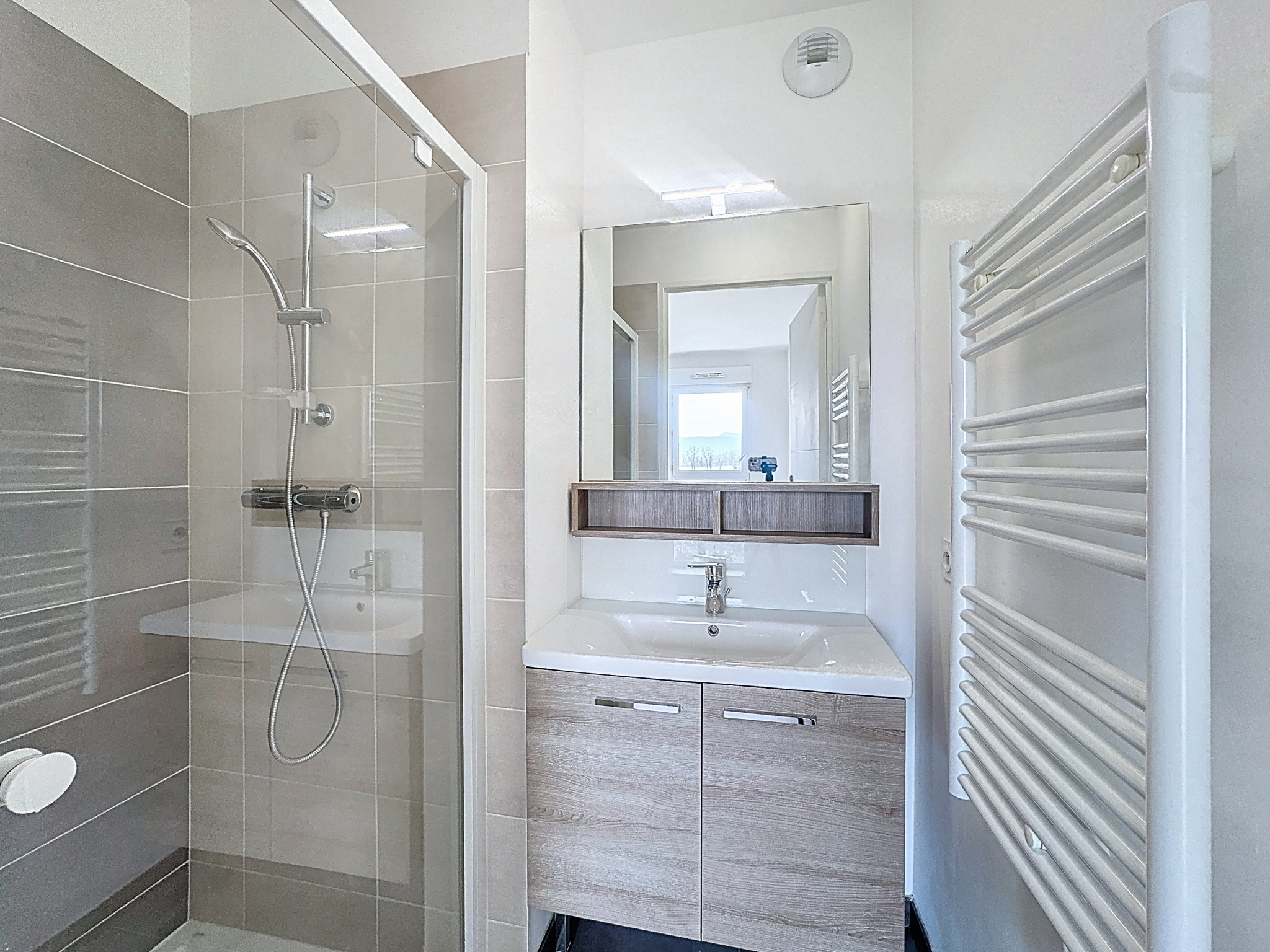 photo_39f2002acb241159529f77f0bada1697