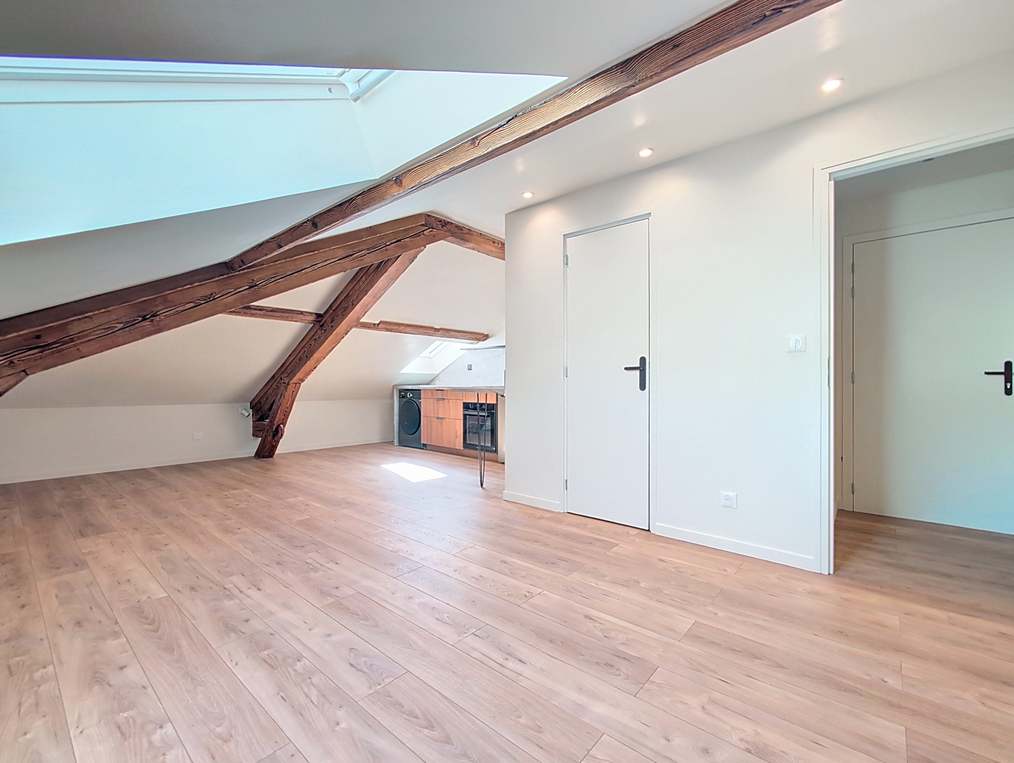 photo_61b479c170360a3915943f18b54b5ba5