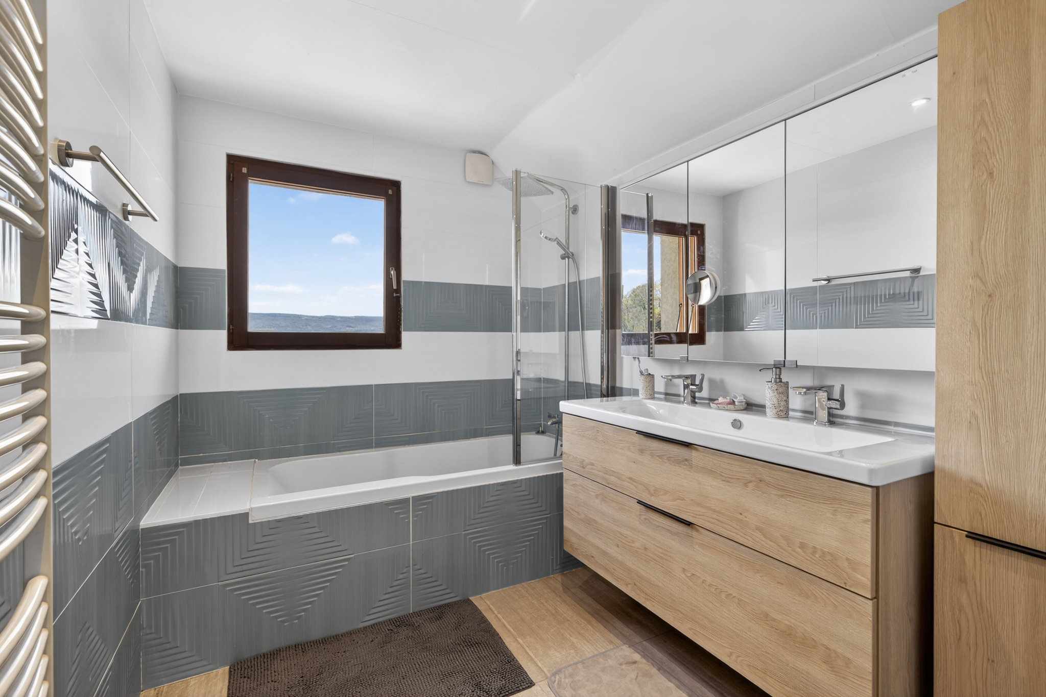 photo_b5d15a4b13b270cf99f8c461a7e1d3ed