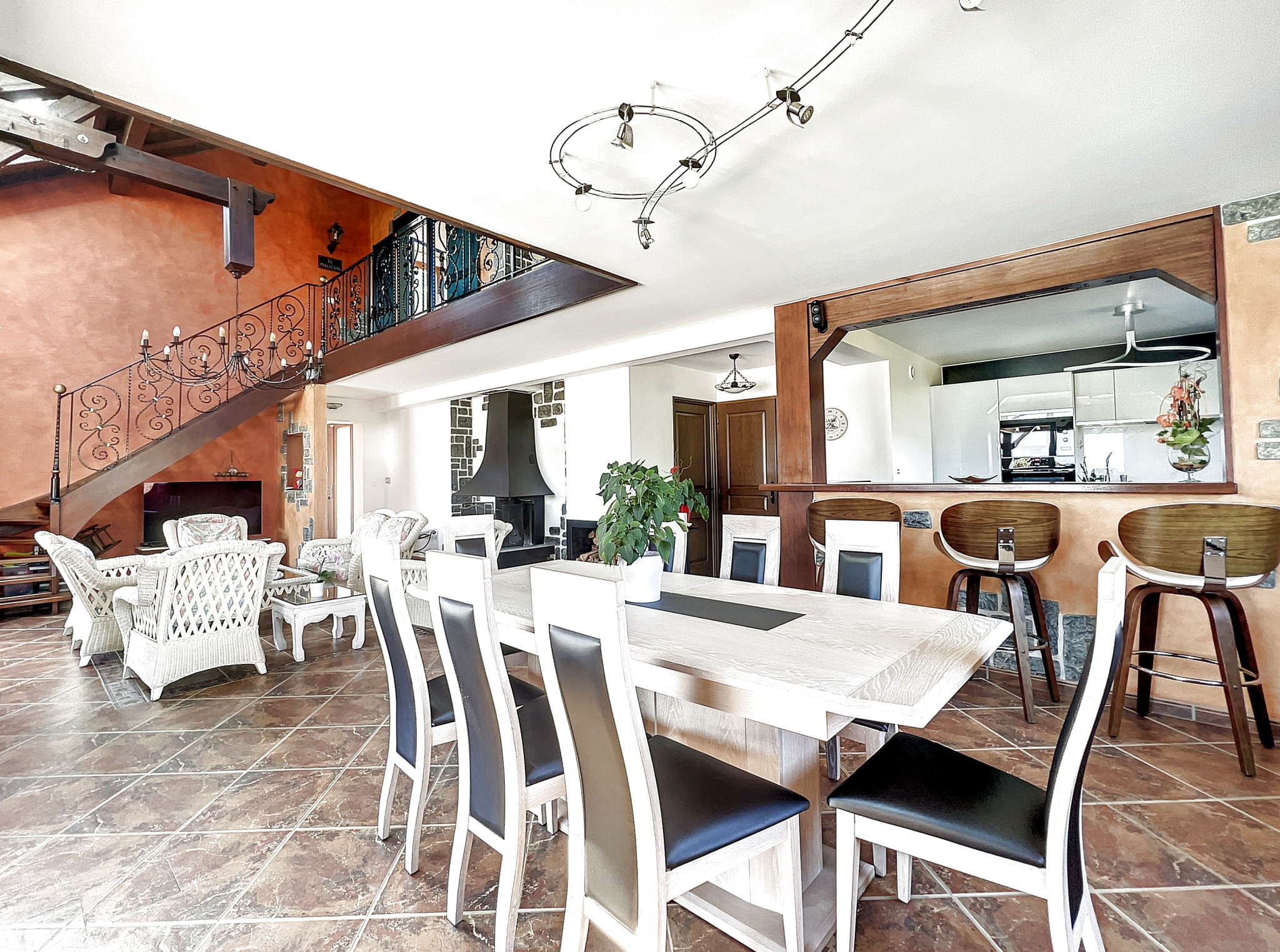 photo_df129a51750da6faf0f7fe400f07e2cf_Inc_0