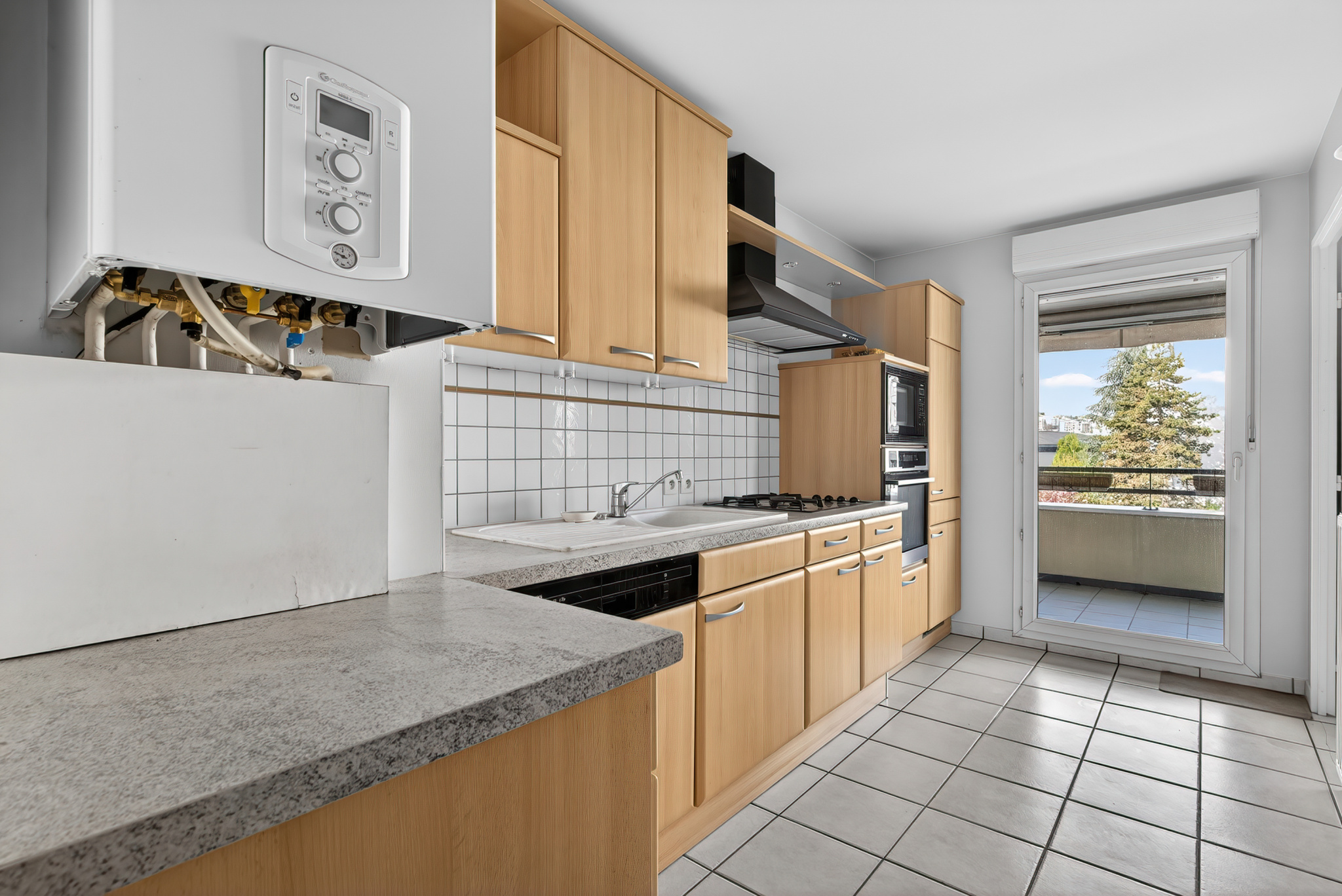 photo_e930190ec02124ce426832bcaaed1a53