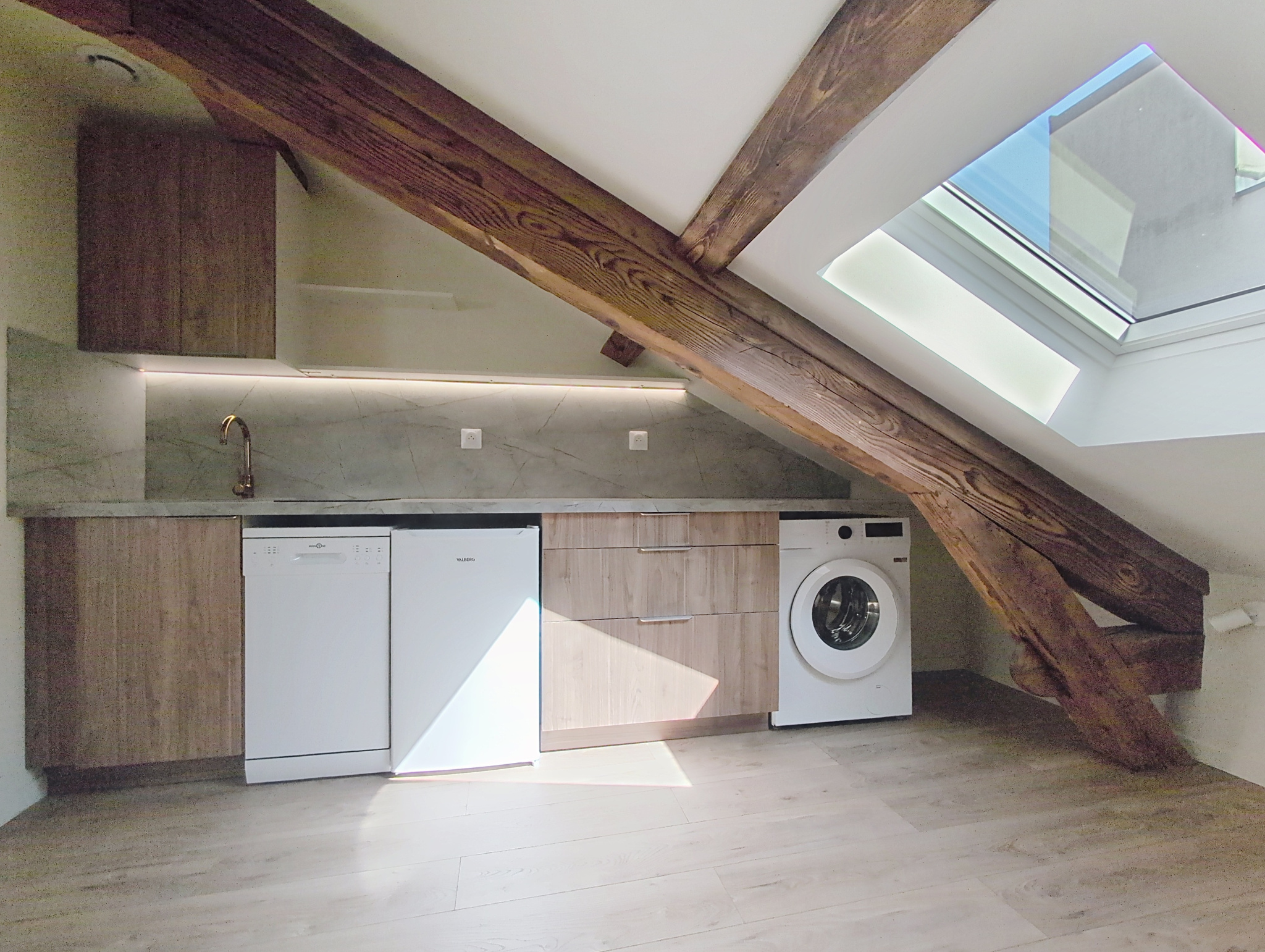 photo_f2e79a9f731316ae5353b25599448a09