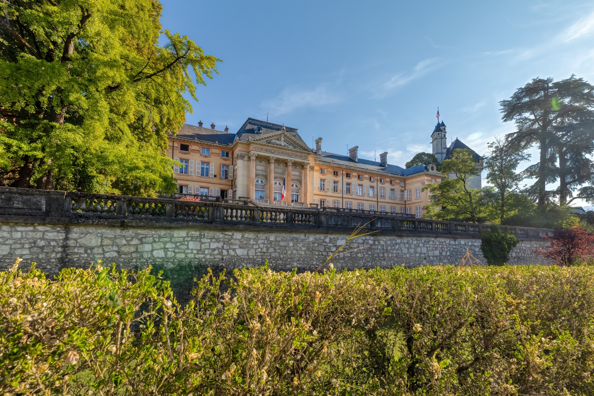 Vendre son appartement à Chambéry : comment fixer le bon prix en 2026 ?